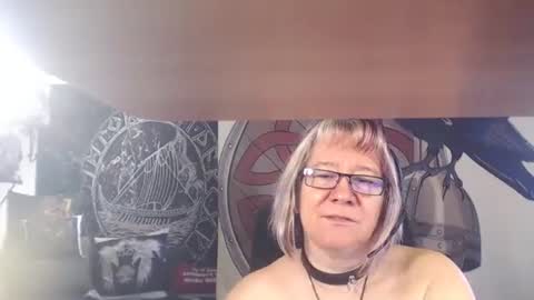 Snapshot of kleiner_teufel chatting on 7, 11, 2025 Michelle online show from 7, 11, 2025