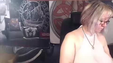 Snapshot of kleiner_teufel chatting on 17, 11, 2025 Michelle online show from 17, 11, 2025