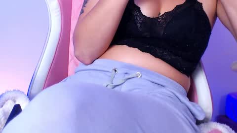 Snapshot of kloe_28 chatting on 15, 1, 2025 Kloe online show from 15, 1, 2025