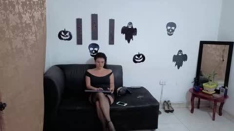 Snapshot of kloewolf chatting on 23, 10, 2025 Kloe online show from 23, 10, 2025