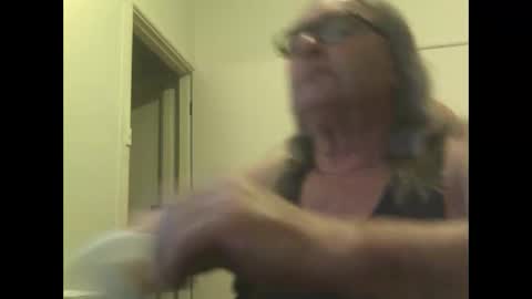 Snapshot of knobout chatting on 13, 10, 2025 knobout online show from 13, 10, 2025