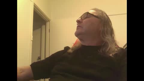 Snapshot of knobout chatting on 18, 10, 2025 knobout online show from 18, 10, 2025