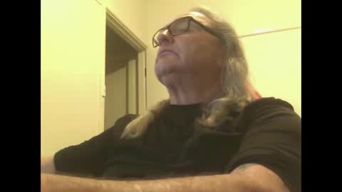 Snapshot of knobout chatting on 21, 10, 2025 knobout online show from 21, 10, 2025