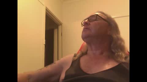 Snapshot of knobout chatting on 22, 10, 2025 knobout online show from 22, 10, 2025