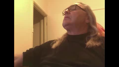 Snapshot of knobout chatting on 27, 10, 2025 knobout online show from 27, 10, 2025