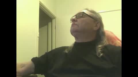 Snapshot of knobout chatting on 29, 10, 2025 knobout online show from 29, 10, 2025