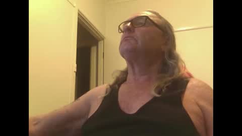 Snapshot of knobout chatting on 1, 11, 2025 knobout online show from 1, 11, 2025