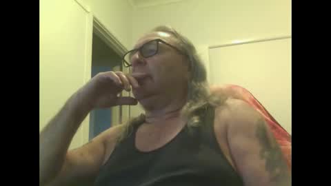 Snapshot of knobout chatting on 20, 11, 2025 knobout online show from 20, 11, 2025