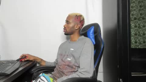 Snapshot of kofi_exotic_ chatting on 20, 11, 2025 kofi online show from 20, 11, 2025