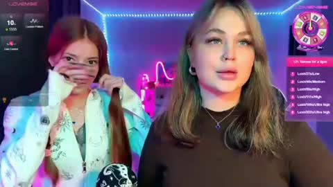 Snapshot of kokokolla chatting on 12, 11, 2025 Mia online show from 12, 11, 2025