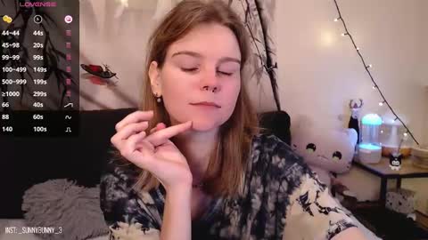 Snapshot of komorebbi chatting on 8, 12, 2024 Marta online show from 8, 12, 2024