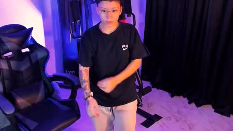 Sara  Altgirl  online show from 5, 11, 2025