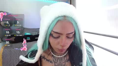 Snapshot of korarousee chatting on 18, 11, 2025 Kora online show from 18, 11, 2025