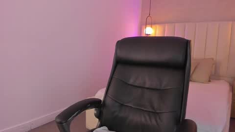 Snapshot of kosmic_21 chatting on 9, 2, 2025 K O S M I C online show from 9, 2, 2025