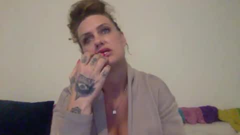 Snapshot of koyoteej chatting on 17, 1, 2025 koyoteej online show from 17, 1, 2025