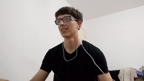 Snapshot of kpo10 chatting on 1, 1, 2025 Facu online show from 1, 1, 2025