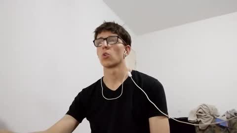 Snapshot of kpo10 chatting on 3, 1, 2025 Facu online show from 3, 1, 2025