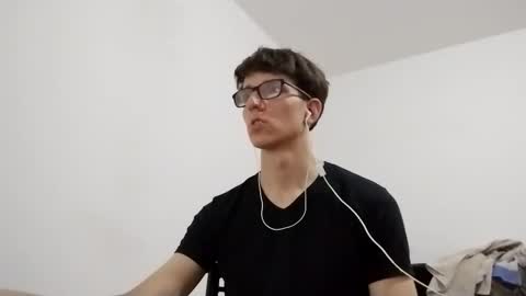 Snapshot of kpo10 chatting on 3, 1, 2025 Facu online show from 3, 1, 2025