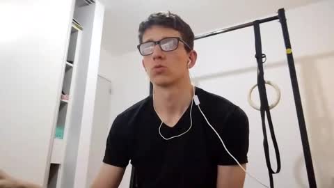 Snapshot of kpo10 chatting on 11, 10, 2025 Facu online show from 11, 10, 2025