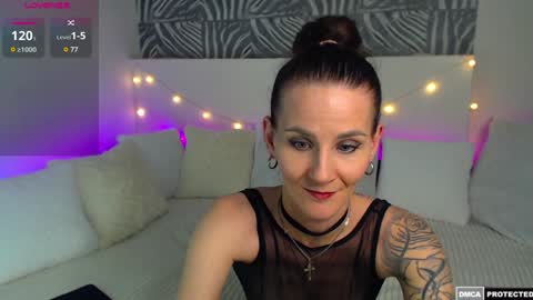 Snapshot of kris_167 chatting on 6, 2, 2025 Kris online show from 6, 2, 2025