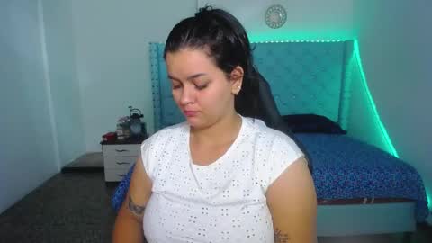 kriss_sweetboobs online show from 8, 1, 2025