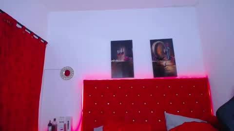 kriss_sweetboobs online show from 12, 2, 2025