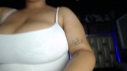 kriss_sweetboobs online show from 23, 2, 2025