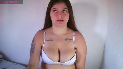 krissone online show from 5, 2, 2026