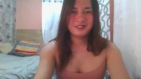 Snapshot of kristalheart chatting on 15, 10, 2025 krunchee online show from 15, 10, 2025