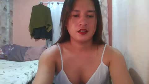 Snapshot of kristalheart chatting on 28, 11, 2025 krunchee online show from 28, 11, 2025