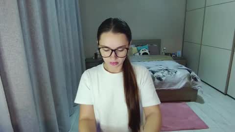 twitter    Annemarye 23 online show from 21, 10, 2025