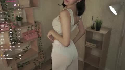 Snapshot of kristanalosa chatting on 20, 10, 2025 Emma online show from 20, 10, 2025