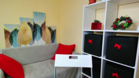 Christina online show from 1, 1, 2025