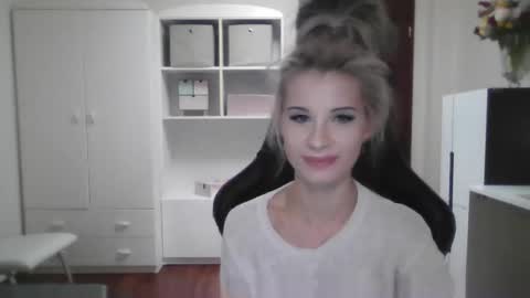 Snapshot of kristineamore chatting on 10, 10, 2025 KristineAmore online show from 10, 10, 2025