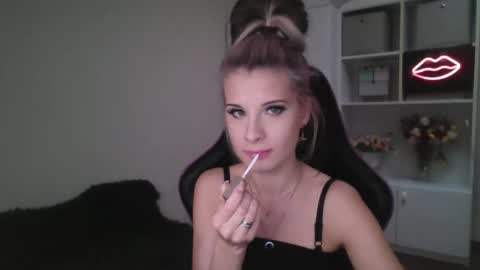 Snapshot of kristineamore chatting on 13, 10, 2025 KristineAmore online show from 13, 10, 2025