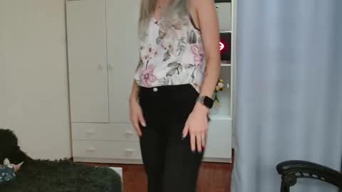 Snapshot of kristineamore chatting on 16, 10, 2025 KristineAmore online show from 16, 10, 2025