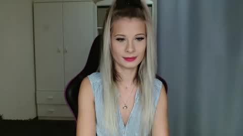 Snapshot of kristineamore chatting on 17, 10, 2025 KristineAmore online show from 17, 10, 2025