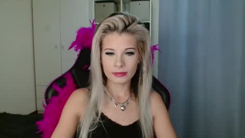 Snapshot of kristineamore chatting on 21, 10, 2025 KristineAmore online show from 21, 10, 2025