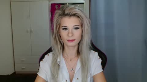 Snapshot of kristineamore chatting on 27, 10, 2025 KristineAmore online show from 27, 10, 2025