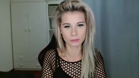 Snapshot of kristineamore chatting on 31, 10, 2025 KristineAmore online show from 31, 10, 2025