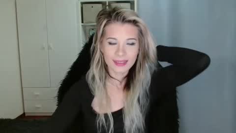 Snapshot of kristineamore chatting on 11, 11, 2025 KristineAmore online show from 11, 11, 2025