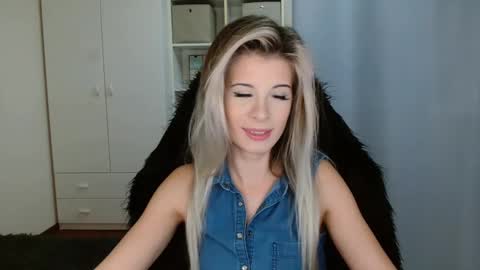 Snapshot of kristineamore chatting on 18, 11, 2025 KristineAmore online show from 18, 11, 2025