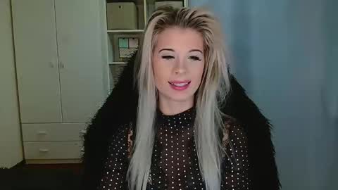 Snapshot of kristineamore chatting on 20, 11, 2025 KristineAmore online show from 20, 11, 2025