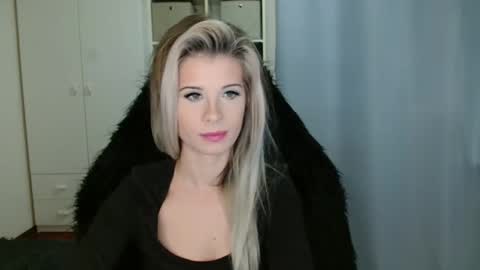 Snapshot of kristineamore chatting on 21, 11, 2025 KristineAmore online show from 21, 11, 2025