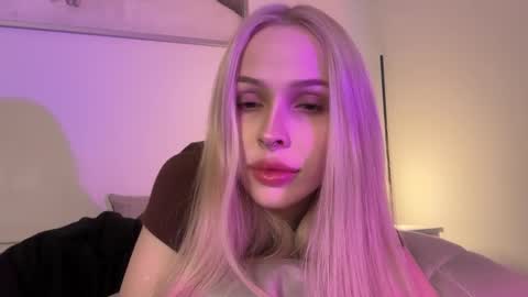 Snapshot of kristy_babe chatting on 25, 9, 2025 Kristy and Alice online show from 25, 9, 2025