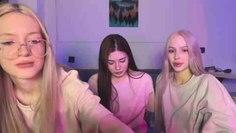 Snapshot of kristy_babe chatting on 13, 3, 2026 Kristy and Alice online show from 13, 3, 2026