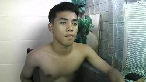 Snapshot of kritthanarkorn chatting on 14, 11, 2025 kritthanarkorn online show from 14, 11, 2025