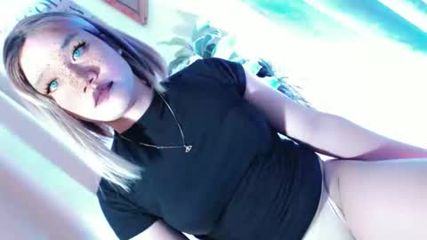 kryplialoveyou online show from 18, 3, 2026