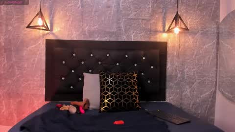 Snapshot of krystal_taylor23 chatting on 22, 11, 2025 Kystal Taylor online show from 22, 11, 2025