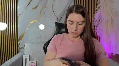 Snapshot of krystalevans chatting on 14, 9, 2025 Krystal online show from 14, 9, 2025